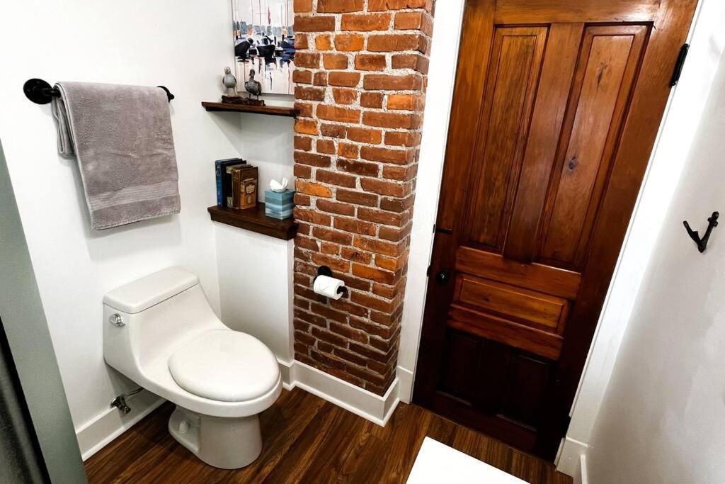 Fiesinger House - Private 3-Bd Unit In Historic Home, Downtown แซนดัสกี ภายนอก รูปภาพ